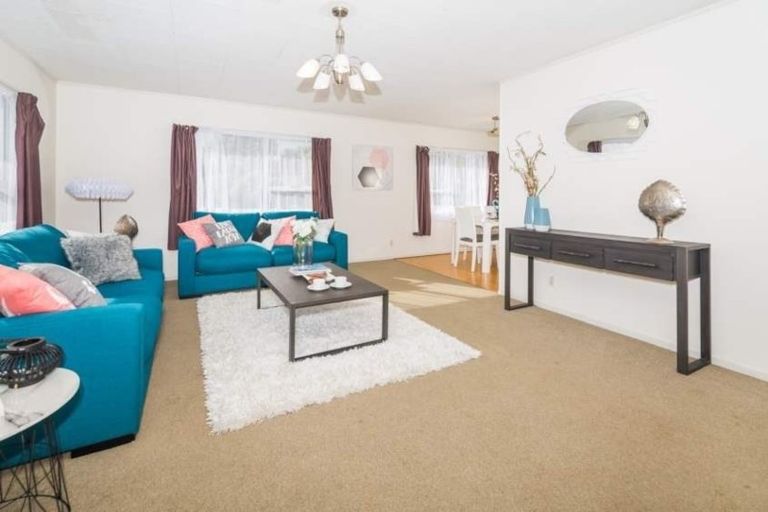 Photo of property in 5 Santiago Crescent, Unsworth Heights, Auckland, 0632