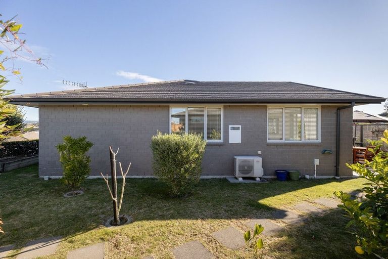 Photo of property in Waterview Estate, 70/4 Greystone Place, Omokoroa, 3114