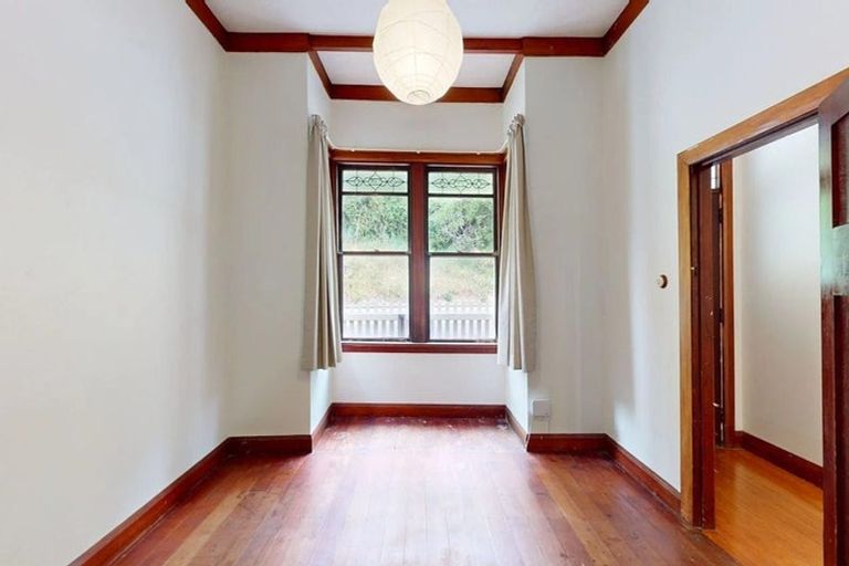 Photo of property in 140 Russell Terrace, Berhampore, Wellington, 6023