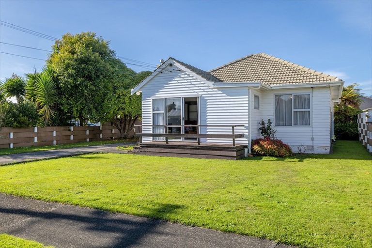 Photo of property in 34 Bowen Street, Levin, 5510