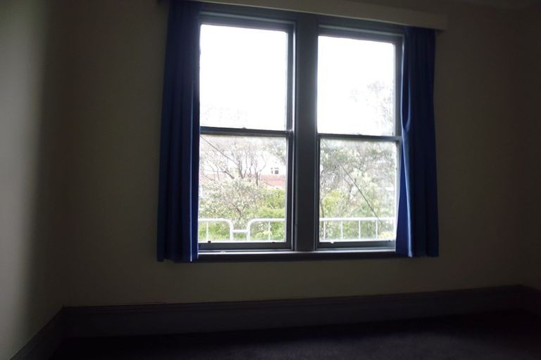 Photo of property in 2/39 Grove Road, Kelburn, Wellington, 6012