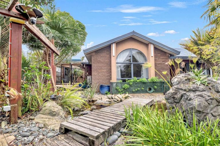 Photo of property in 2 Saxon Woods Drive, Rototuna North, Hamilton, 3210