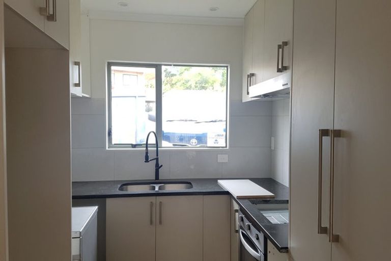 Photo of property in 56 Goldfinch Rise, Unsworth Heights, Auckland, 0632