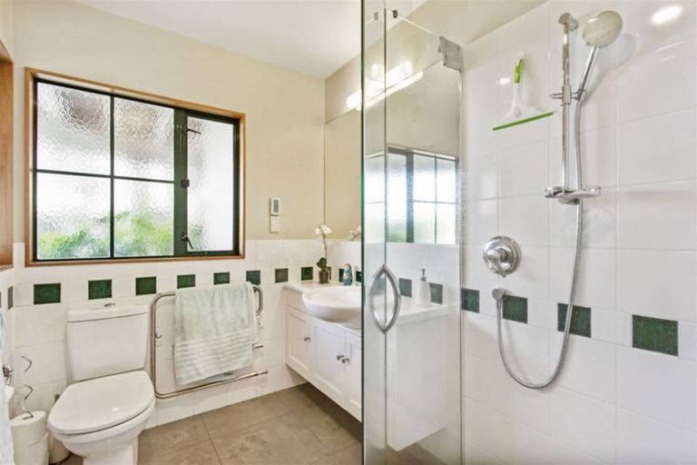 Photo of property in 45b Takutai Avenue, Half Moon Bay, Auckland, 2012