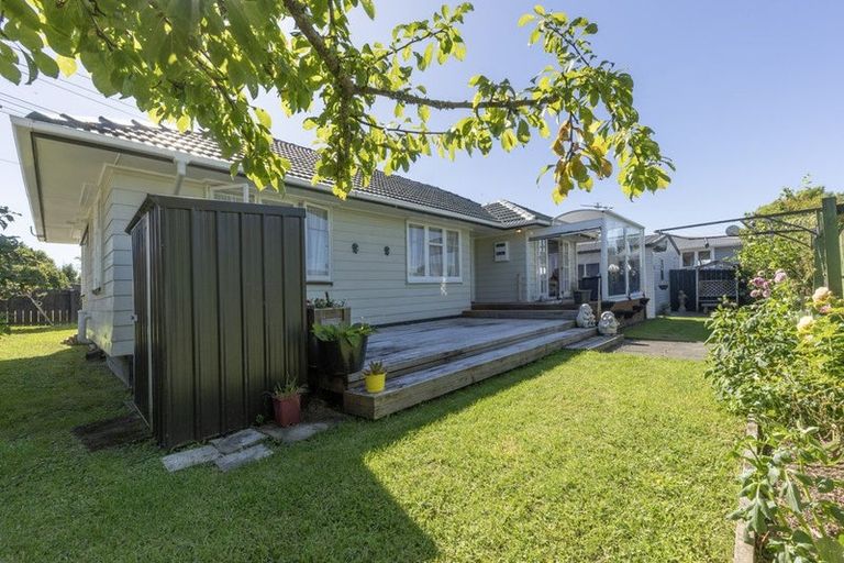Photo of property in 2 Simpson Road, Ranui, Auckland, 0612