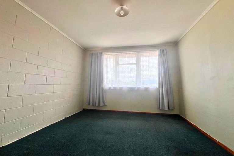 Photo of property in 5-7 Hazard Grove, Cannons Creek, Porirua, 5024