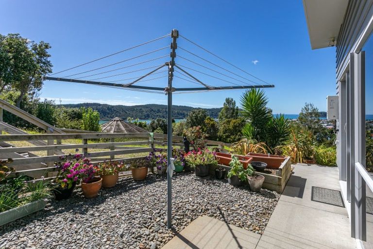 Photo of property in 111 Te Pamahue Drive, Whangamata, 3620
