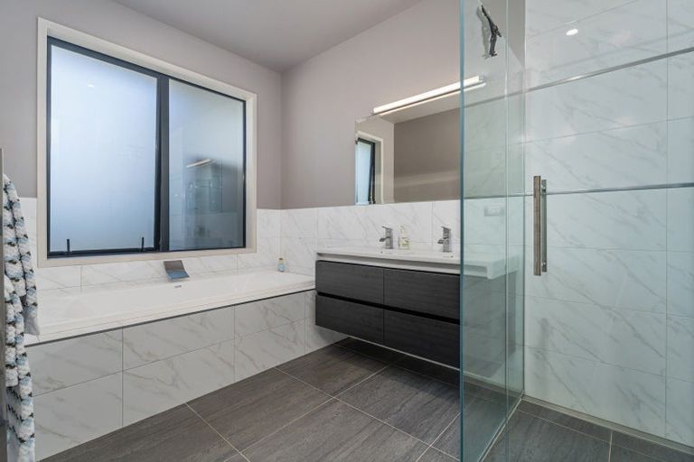 Photo of property in 8 Sara Way, Whitianga, 3510