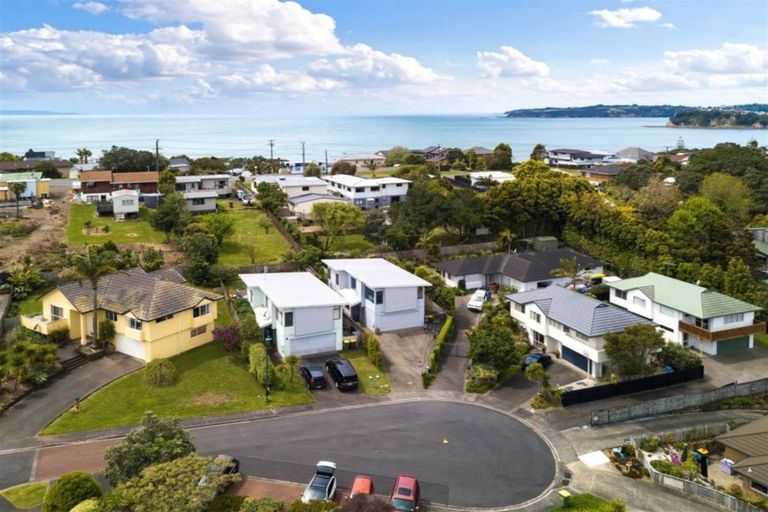 Photo of property in 1/9 Ellenbury Place, Stanmore Bay, Whangaparaoa, 0932