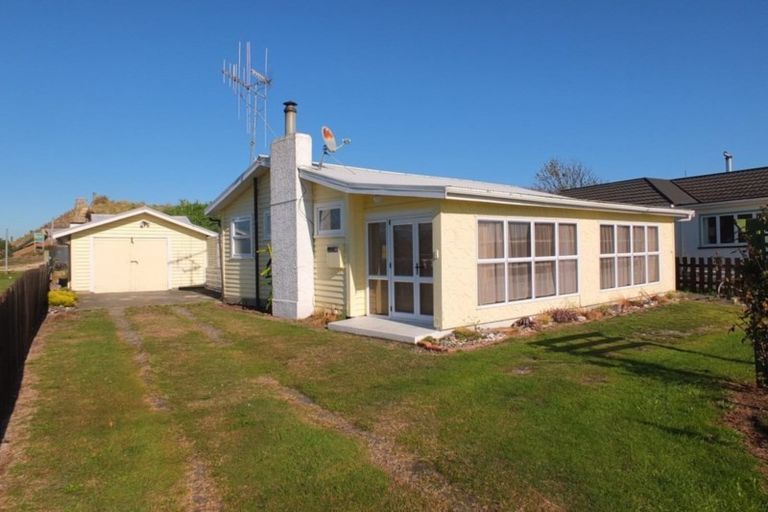 Photo of property in 48 Seabury Avenue, Foxton Beach, Foxton, 4815