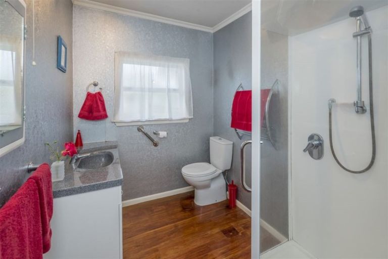 Photo of property in 25 Koromiko Street, Otaki Beach, Otaki, 5512