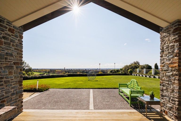 Photo of property in 21 The Strand, Fitzherbert, Palmerston North, 4410