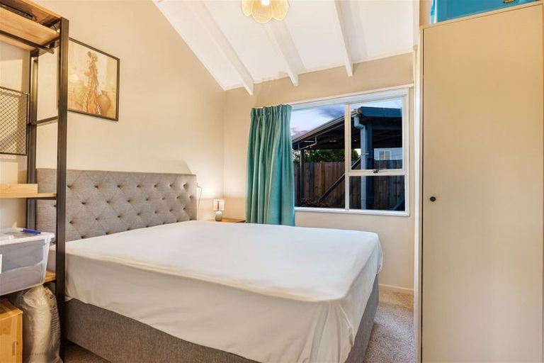 Photo of property in 8/89a Royal Road, Massey, Auckland, 0614