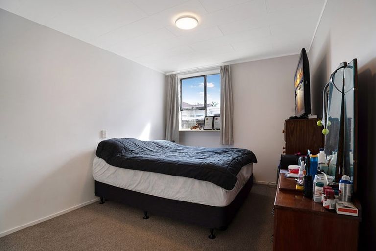 Photo of property in 2/20 Humphrey Kemp Avenue, Henderson, Auckland, 0612