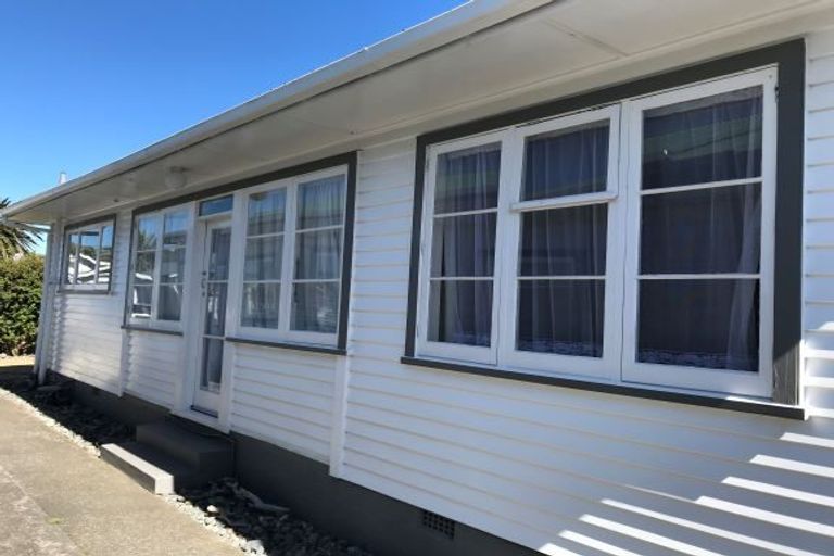 Photo of property in 17 Bolton Street, Petone, Lower Hutt, 5012