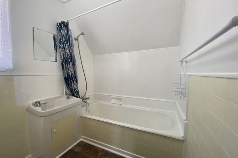 Photo of property in 195 Gill Street, Strandon, New Plymouth, 4312