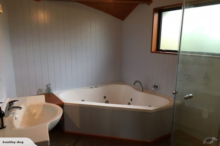 Photo of property in 103 Cashmere Bay Road, Moana, 7875