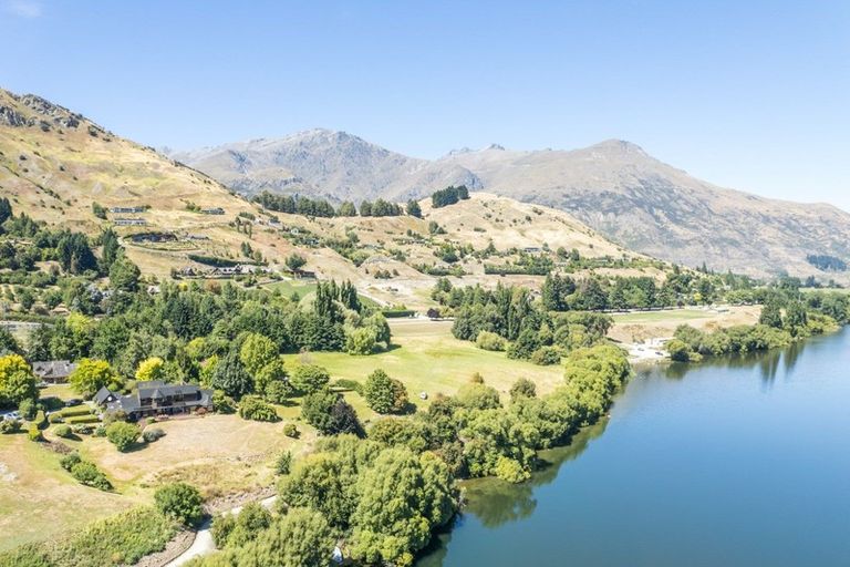 Photo of property in 9 Arrowtown-lake Hayes Road, Lake Hayes, Queenstown, 9371