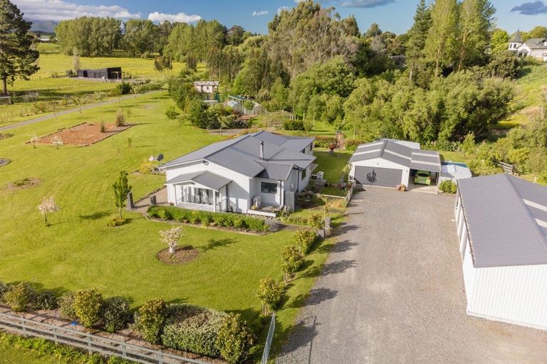 Photo of property in 100 Cole Street, Dannevirke, 4930
