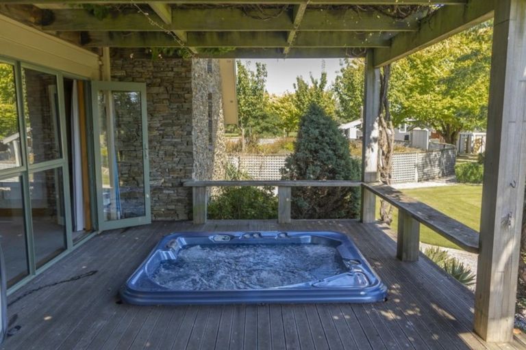 Photo of property in 3 Grey Street, Martinborough, 5711