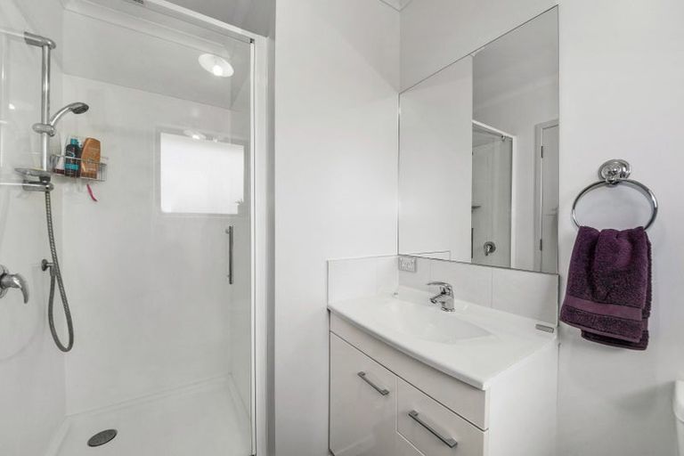 Photo of property in 16 Weka Place, Picton, 7220