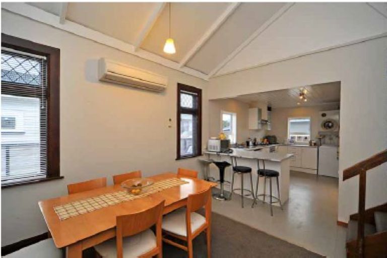 Photo of property in 137 Rongotai Road, Kilbirnie, Wellington, 6022