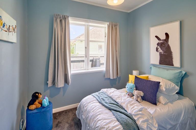 Photo of property in 4 Okura Grove, Boulcott, Lower Hutt, 5010