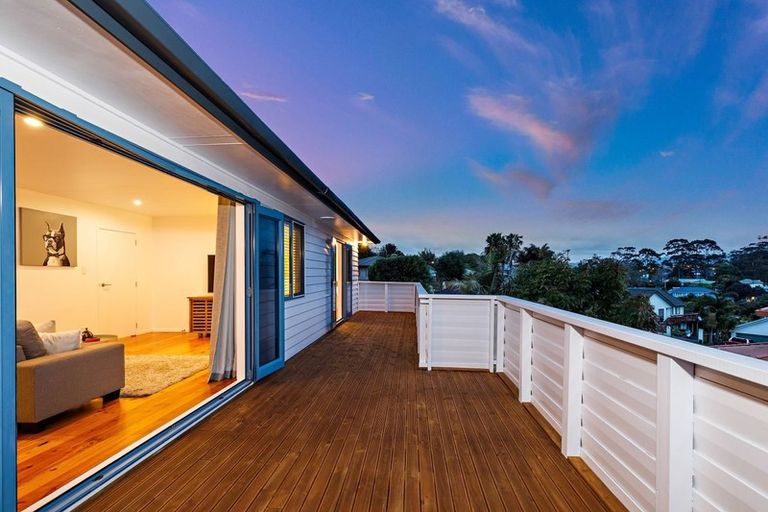 Photo of property in 15 Blethyn Place, Te Atatu South, Auckland, 0610