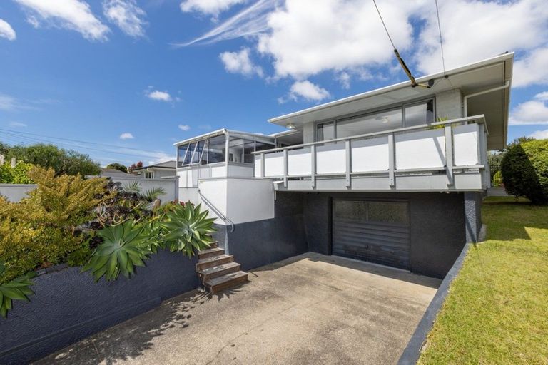 Photo of property in 218 Ngatai Road, Otumoetai, Tauranga, 3110