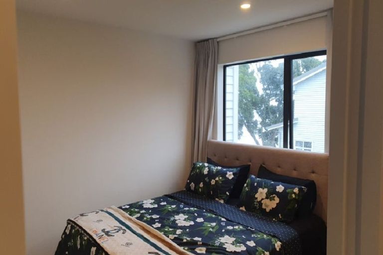 Photo of property in 8d Roys Road, Weymouth, Auckland, 2103