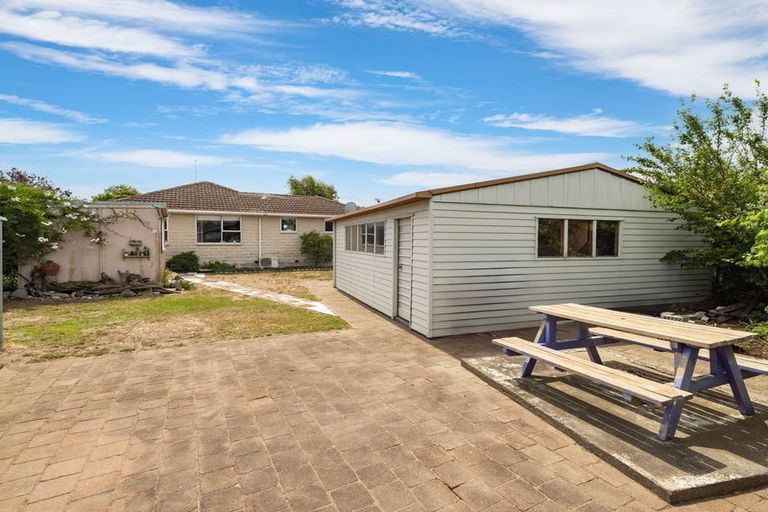 Photo of property in 5 Sophora Place, Parklands, Christchurch, 8083