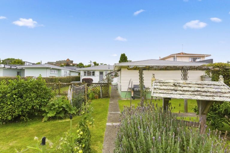 Photo of property in 9 Chester Street, Levin, 5510