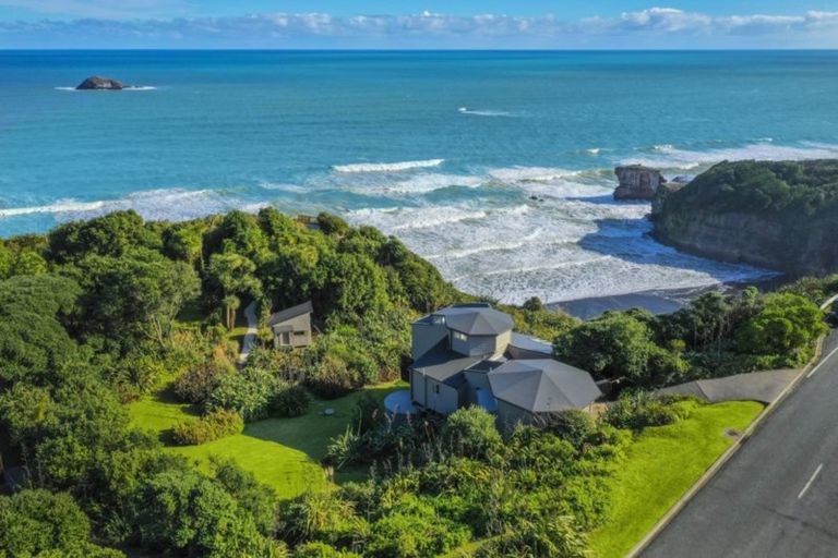 Photo of property in 39 Waitea Road, Muriwai, 0881