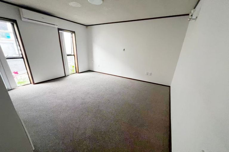 Photo of property in 56 Balmain Road, Chatswood, Auckland, 0626