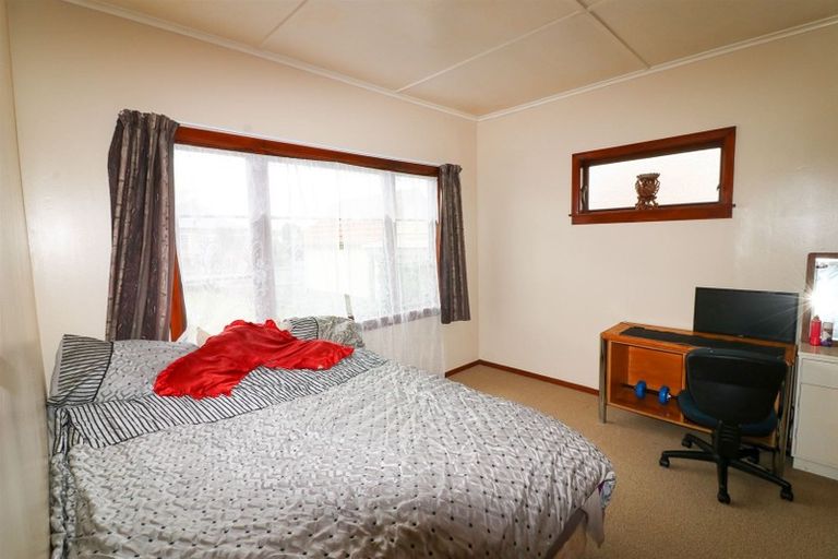 Photo of property in 3 Edward Street, Dannevirke, 4930