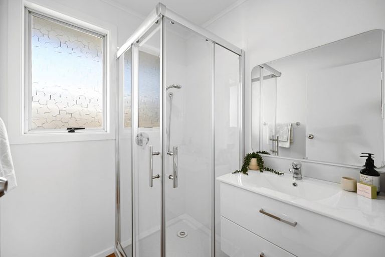 Photo of property in 63 Oakfield Crescent, Pukete, Hamilton, 3200