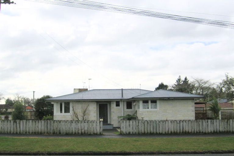 Photo of property in 1 Dermont Street, Bader, Hamilton, 3206