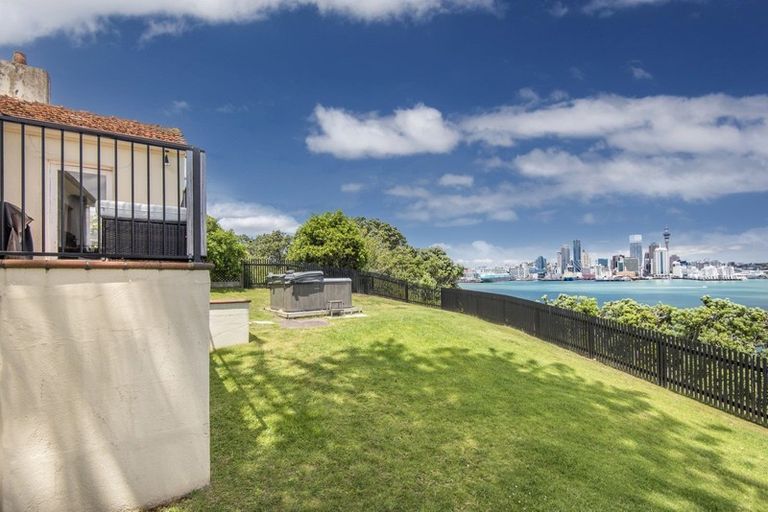 Photo of property in 89 Stanley Point Road, Stanley Point, Auckland, 0624