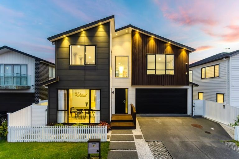 Photo of property in 11 Bight Road, Long Bay, Auckland, 0630