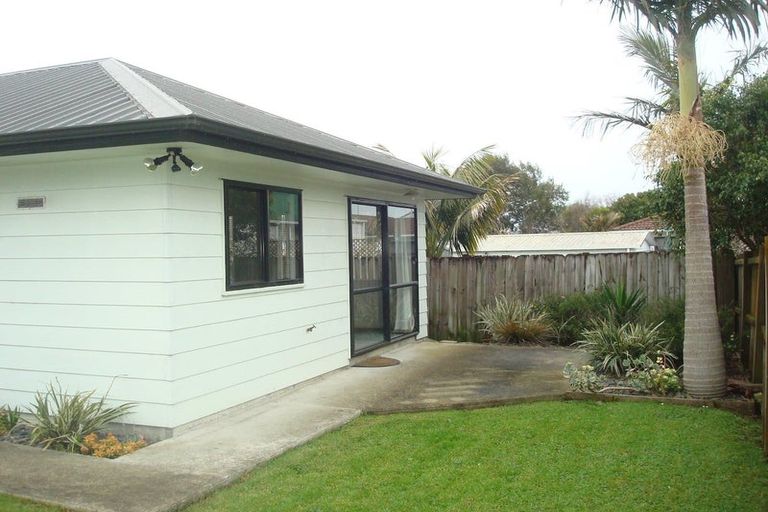 Photo of property in 21 Aberfeldy Avenue, Highland Park, Auckland, 2010