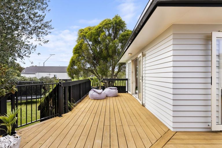 Photo of property in 1/16 Lyttelton Avenue, Forrest Hill, Auckland, 0620