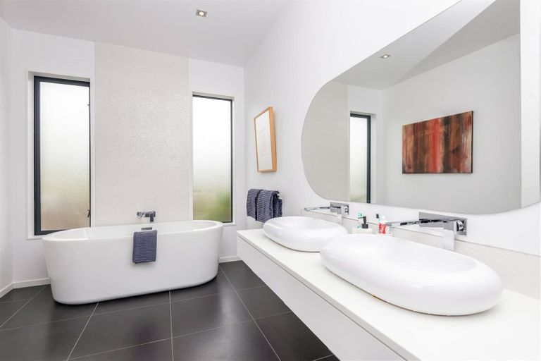 Photo of property in 25 Imperial Place, Flat Bush, Auckland, 2019