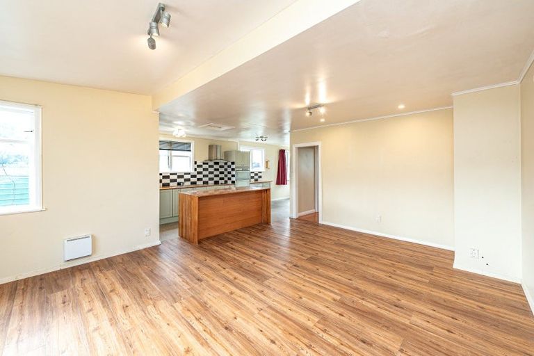 Photo of property in 27 Matipo Street, Castlecliff, Whanganui, 4501