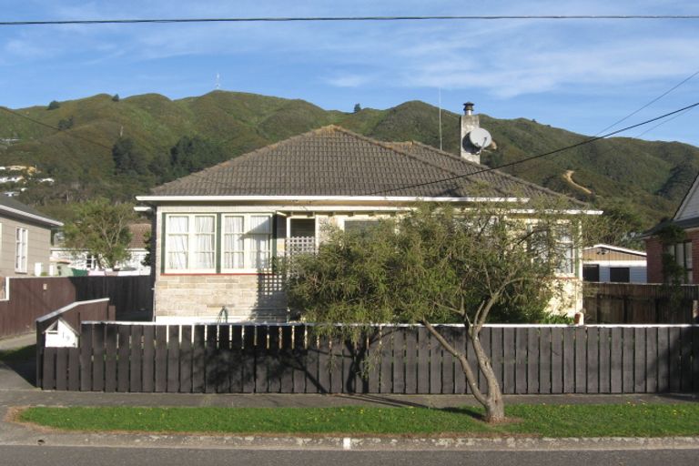 Photo of property in 19 Collett Street, Naenae, Lower Hutt, 5011