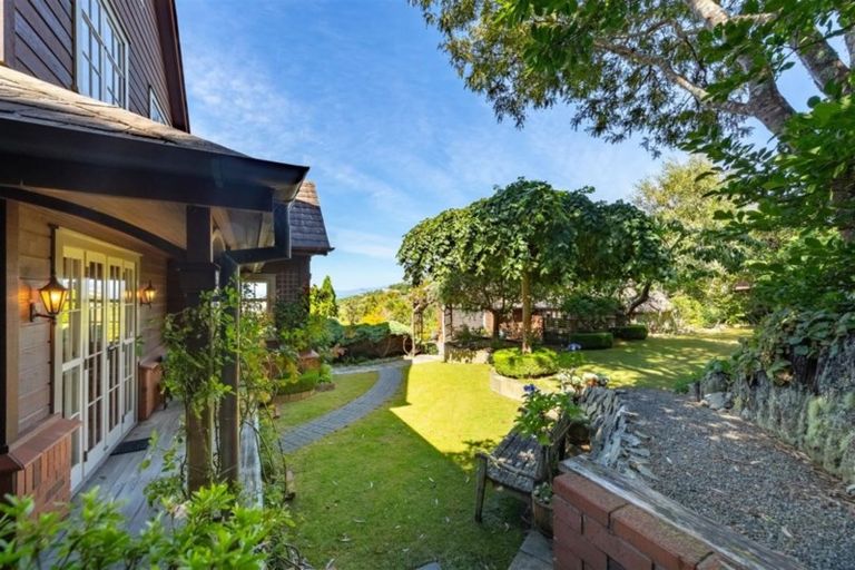 Photo of property in 92 Viewmont Drive, Harbour View, Lower Hutt, 5010