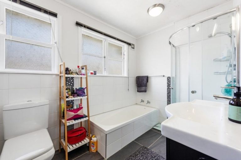 Photo of property in 95 Horoeka Street, Stokes Valley, Lower Hutt, 5019