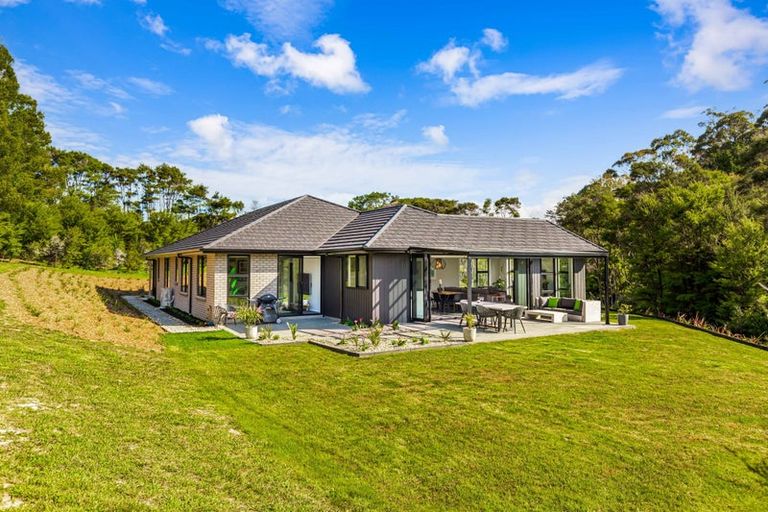 Photo of property in 224 Birdwood Road, Massey, Auckland, 0614