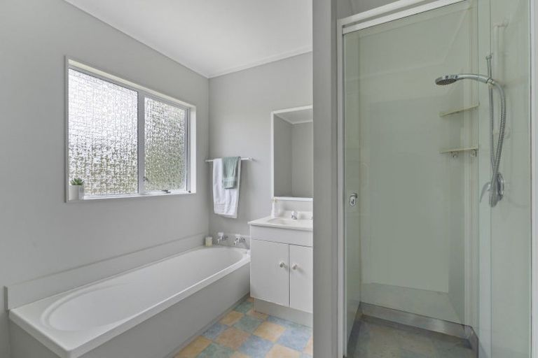 Photo of property in 2 Seagull Place, Whitby, Porirua, 5024