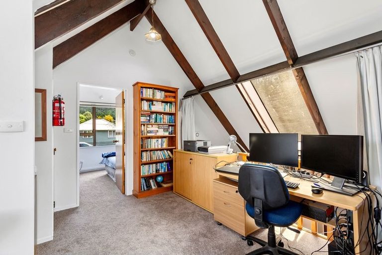 Photo of property in 1/268 Main Road, Tawa, Wellington, 5028