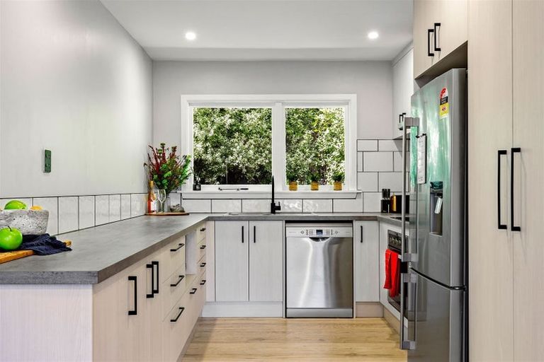 Photo of property in 70 Woodbury Street, Russley, Christchurch, 8042